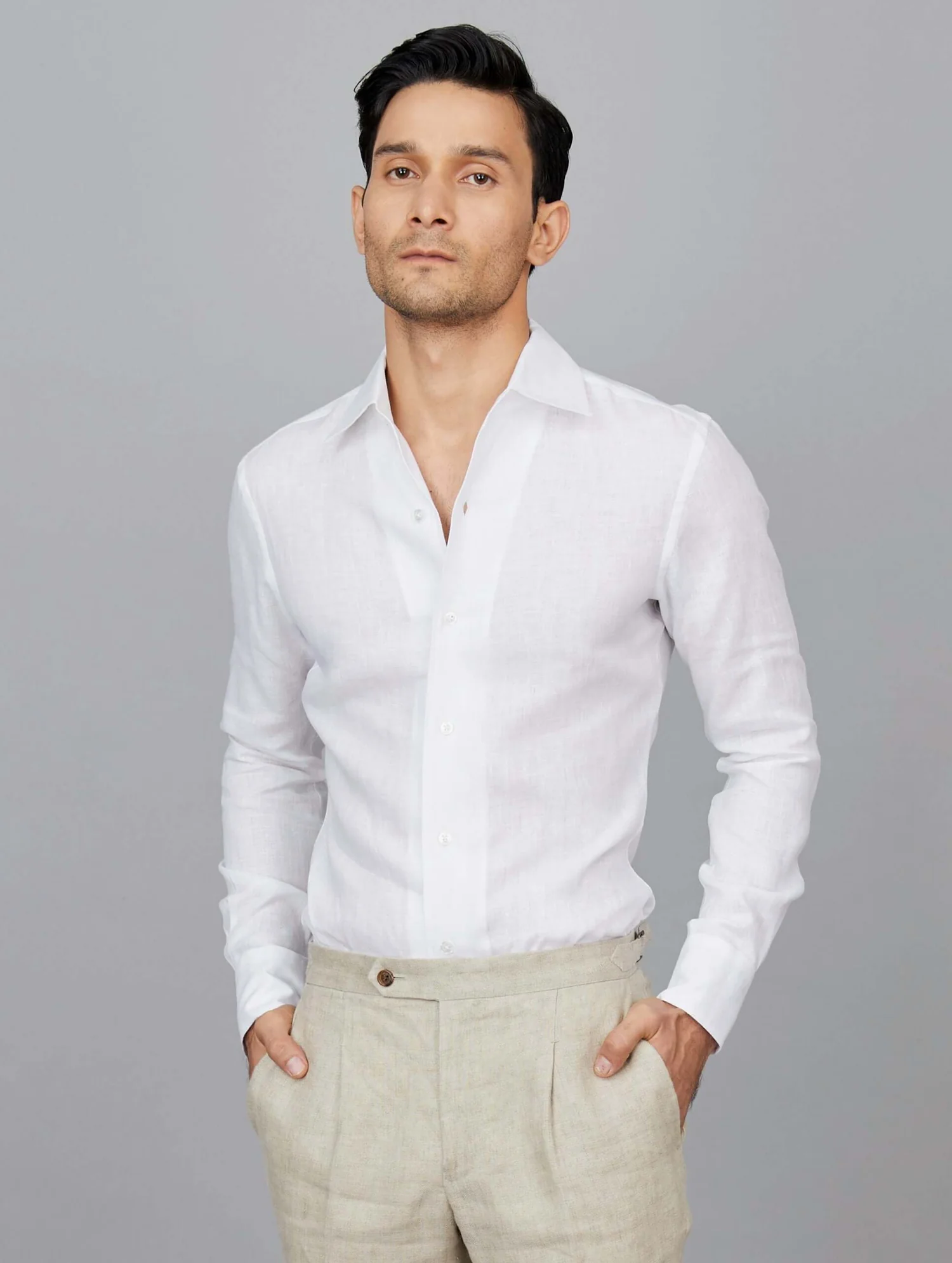 Linen Shirt with One-Piece Cutaway Collar in White